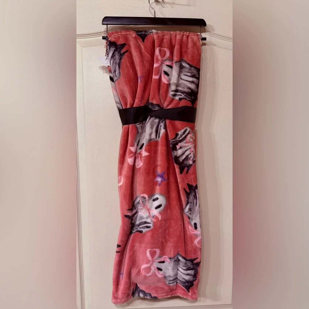 PINK BOW GIRL GHOST HALLOWEEN Throw Blanket